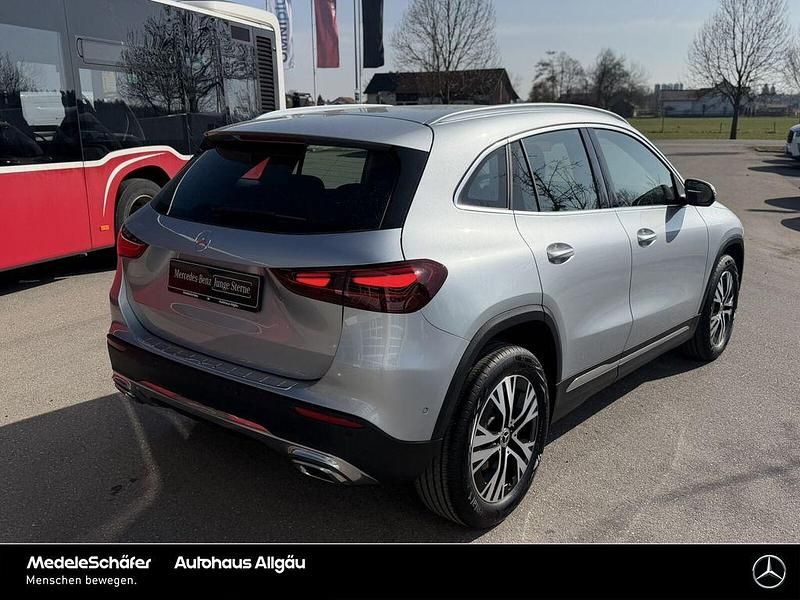 Gebraucht Mercedes GLA200 Progressive 163 PS (119 kW) 2024 Lack hightechsilber SUV