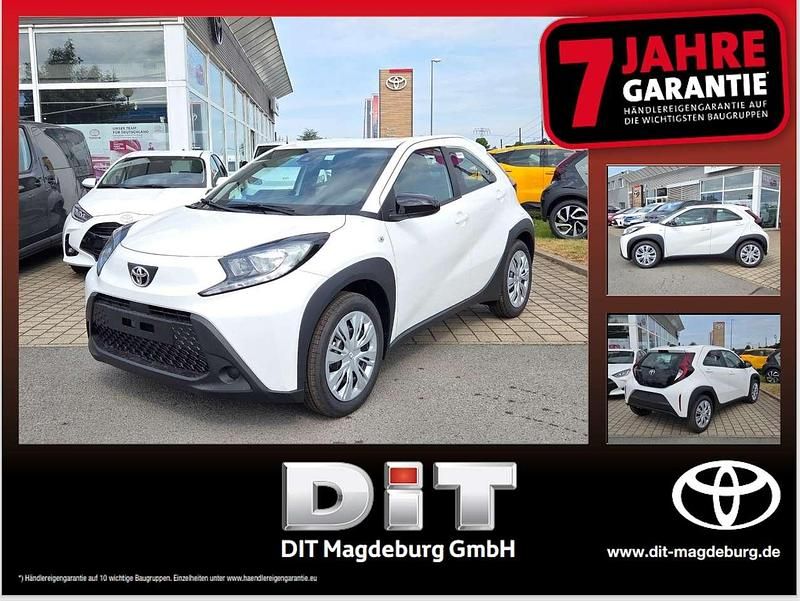 Schneeweiß Neu 2025 Toyota Aygo Business Edition Kleinwagen | 15.790 € - Bild 1/4