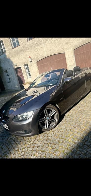 Grau Gebraucht 2007 BMW 320 Cabriolet Cabrio | 7.499 € (Fairer Preis) - Bild 1/4