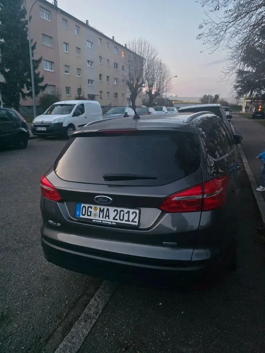 Używany Ford Focus Titanium 125 KM (91 kW) 2018 Szary Kombi