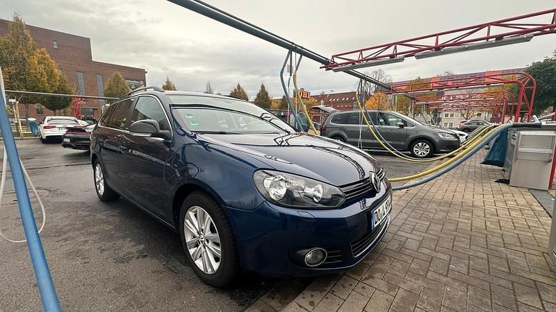 Gebraucht VW Golf VI Style 122 PS (89 kW) 2011 Blau Kleinwagen