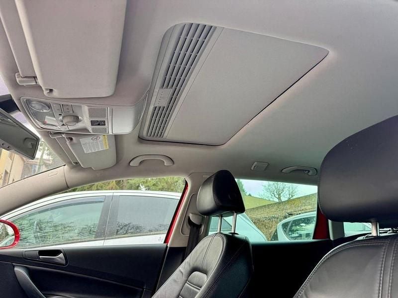 Gebraucht VW Passat 150 PS (110 kW) 2009 Rot Limousine