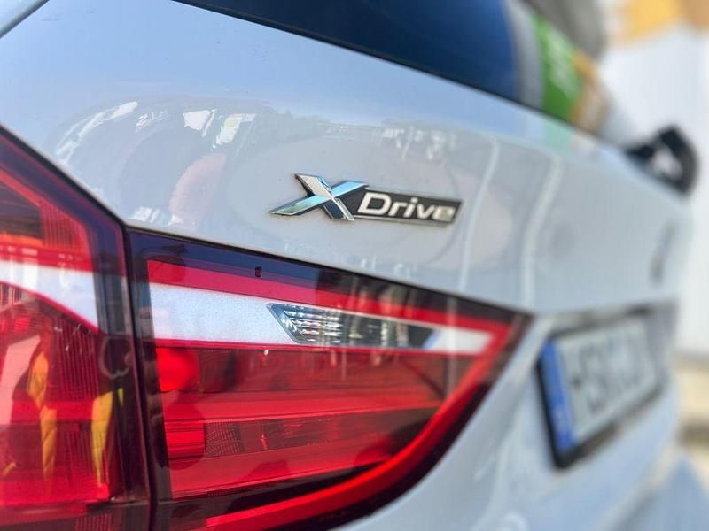 Weiß Gebraucht 2018 BMW 220 Gran Tourer Luxury Line Van / Kleinbus | 16.200 € (Fairer Preis) - Bild 1/4