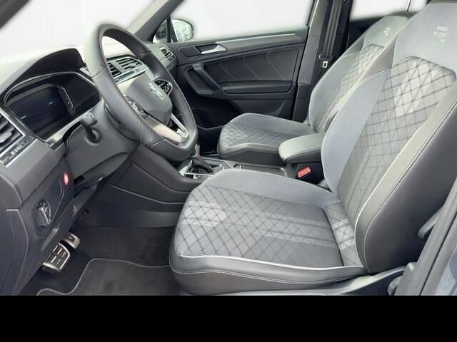 Gebraucht VW Tiguan Pro 200 PS (147 kW) 2024 Grau SUV