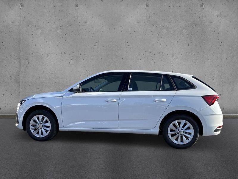Gebraucht Skoda Scala Selection 95 PS (69 kW) 2024 Weiß Kleinwagen
