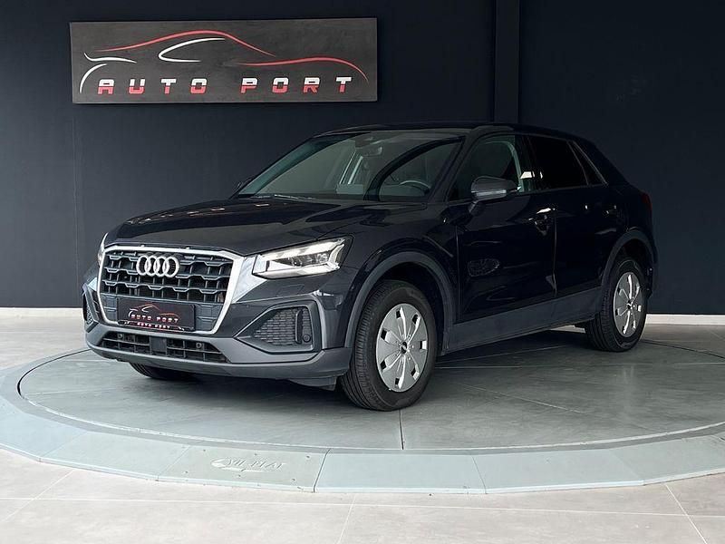 Grau Gebraucht 2022 Audi Q2 Sport SUV | 19.900 € (Guter Preis) - Bild 1/4