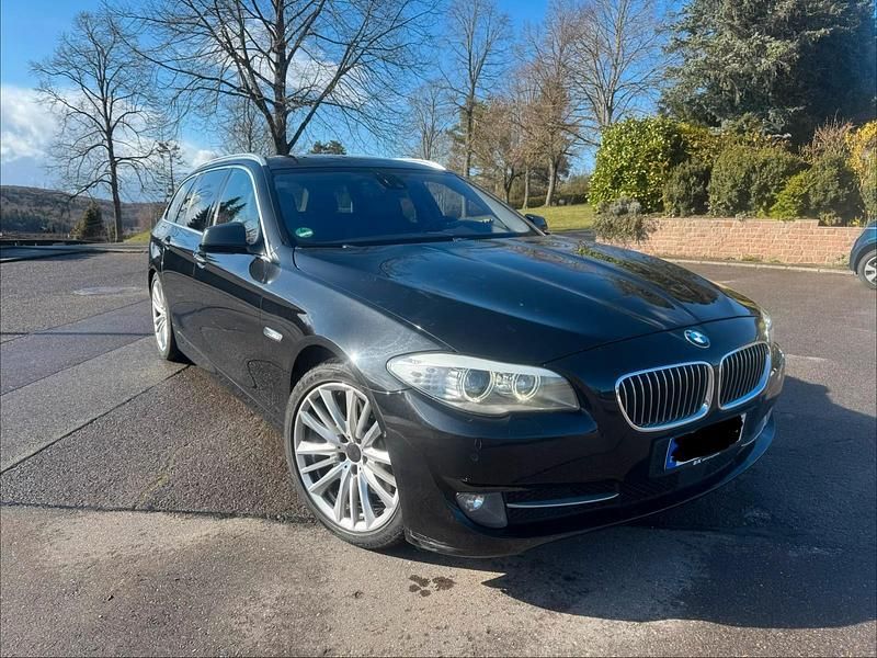 Gebraucht BMW 525 217 PS (159 kW) 2012 Schwarz Kombi