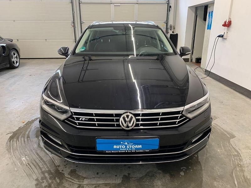 Gebraucht VW Passat Highline 150 PS (110 kW) 2016 Schwarz Kombi