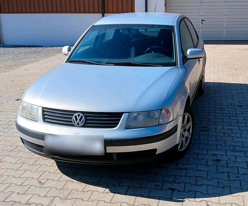 Gebraucht VW Passat 101 PS (74 kW) 1998 Silber Limousine