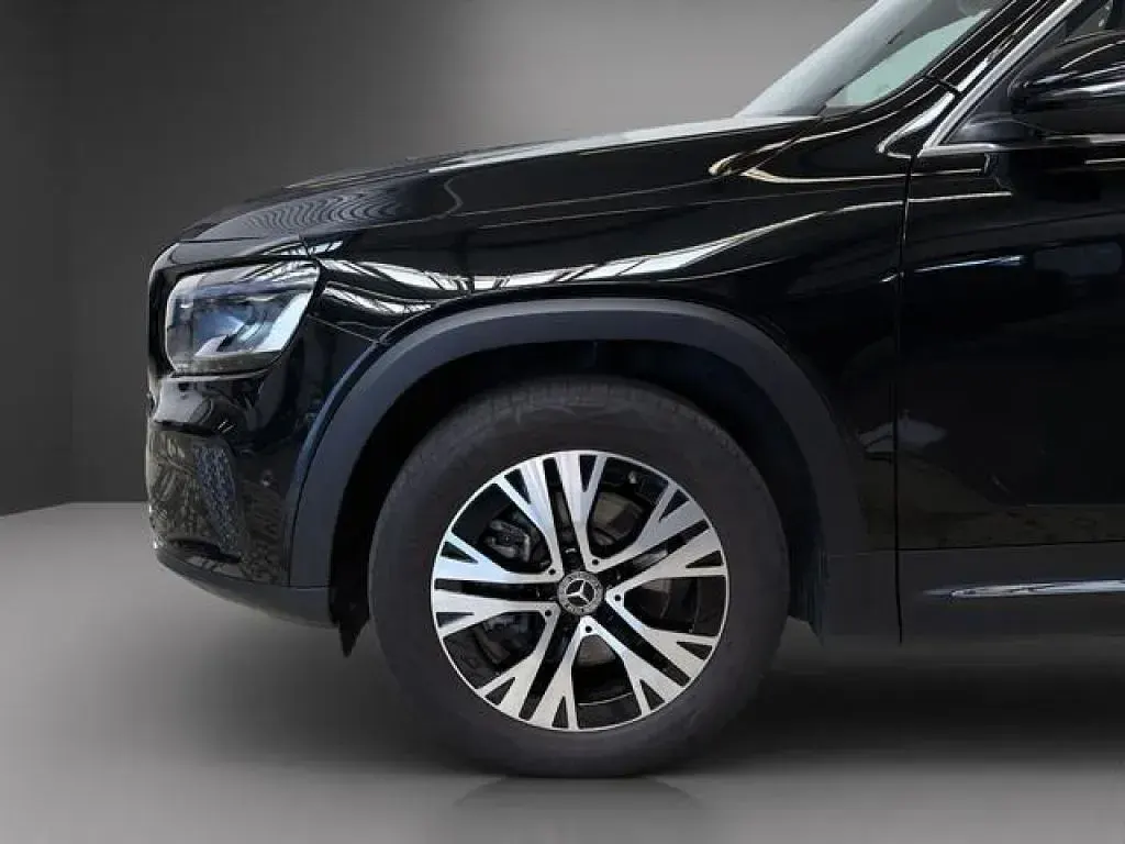 Gebraucht Mercedes GLB200 Advanced Plus 150 PS (110 kW) 2025 Metalliclack kosmosschwarz (metallic) SUV