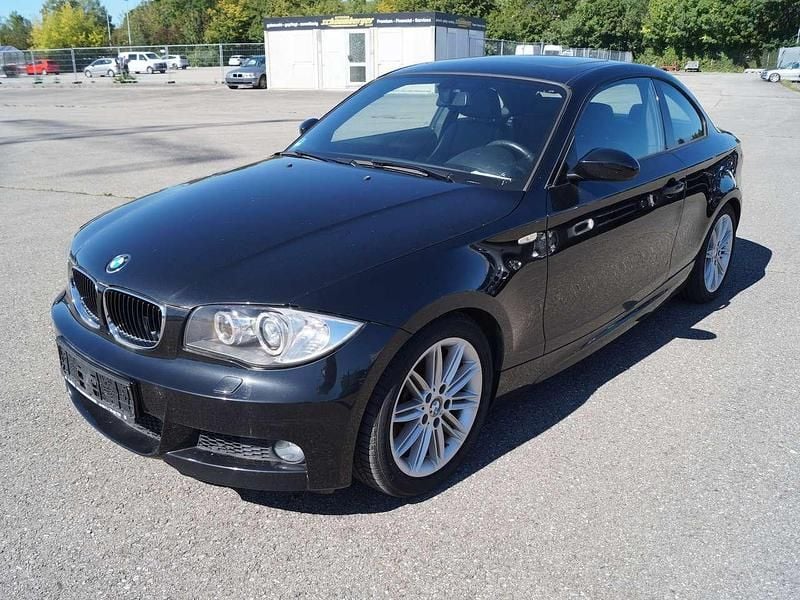 Saphirschwarz Gebraucht 2008 BMW 123 Coupé M Sport Coupé | 15.900 € - Bild 1/4