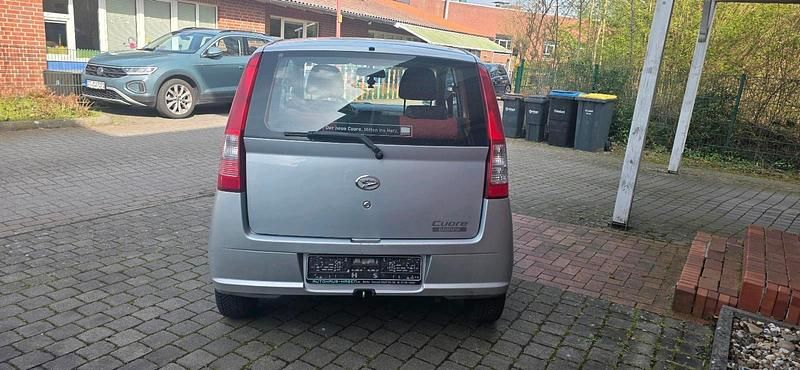 Gebraucht Daihatsu Cuore 58 PS (42 kW) 2006 Silber Kleinwagen