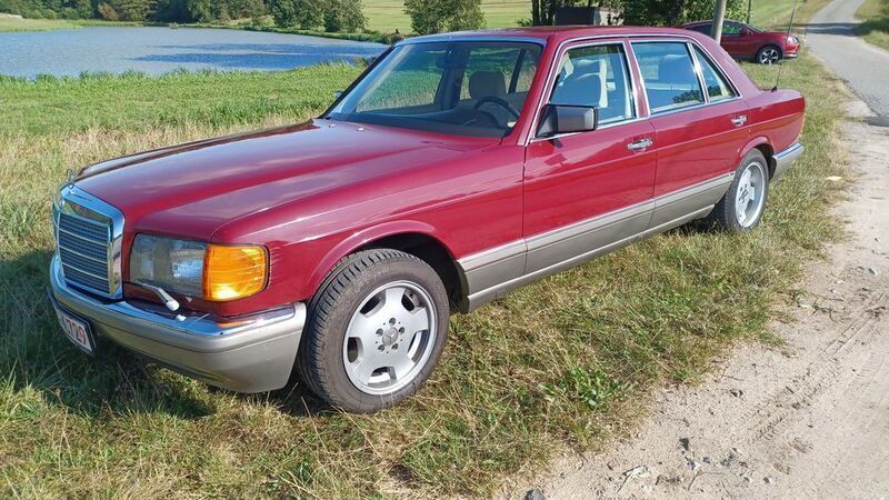 Rot Gebraucht 1986 Mercedes 500 Limousine | 19.500 € - Bild 1/4