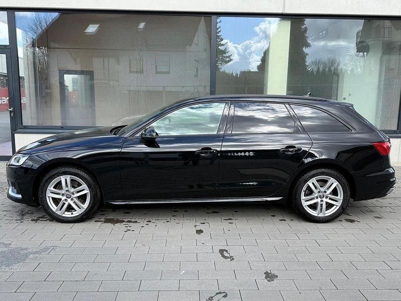 Gebraucht Audi A4 Advanced 163 PS (119 kW) 2021 Schwarz Kombi