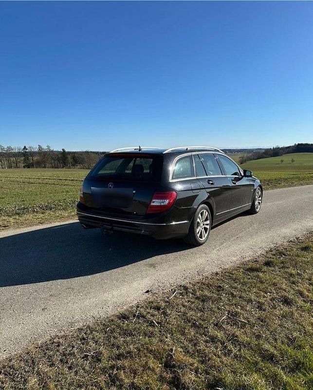 Gebraucht Mercedes C250 204 PS (150 kW) 2012 Schwarz Kombi