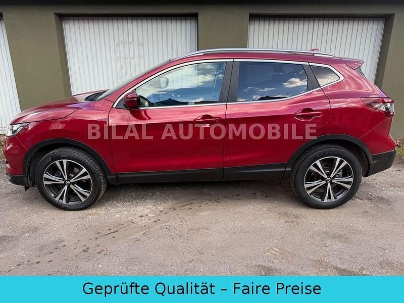 Gebraucht Nissan Qashqai 140 PS (102 kW) 2020 Rot SUV