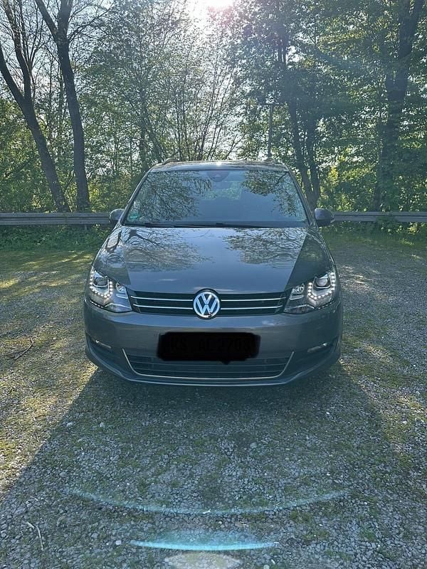 Second-hand VW Sharan 150 CP (110 kW) 2018 Gri Monovolum