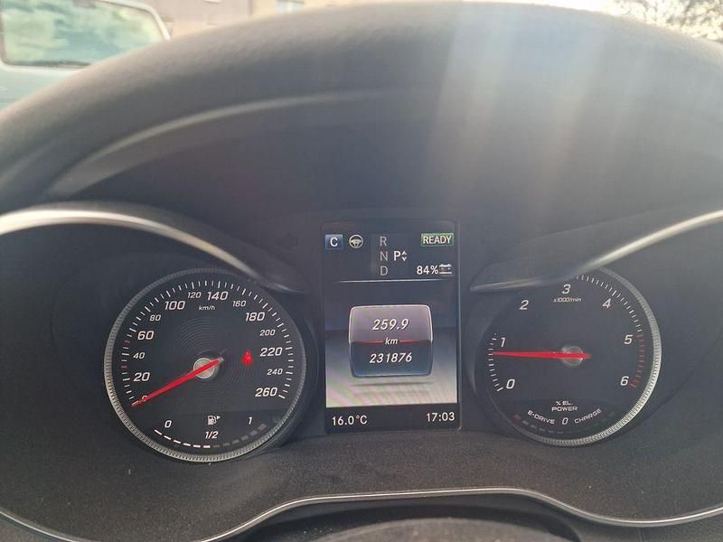 Gebraucht Mercedes C300e 204 PS (150 kW) 2019 Schwarz Kombi