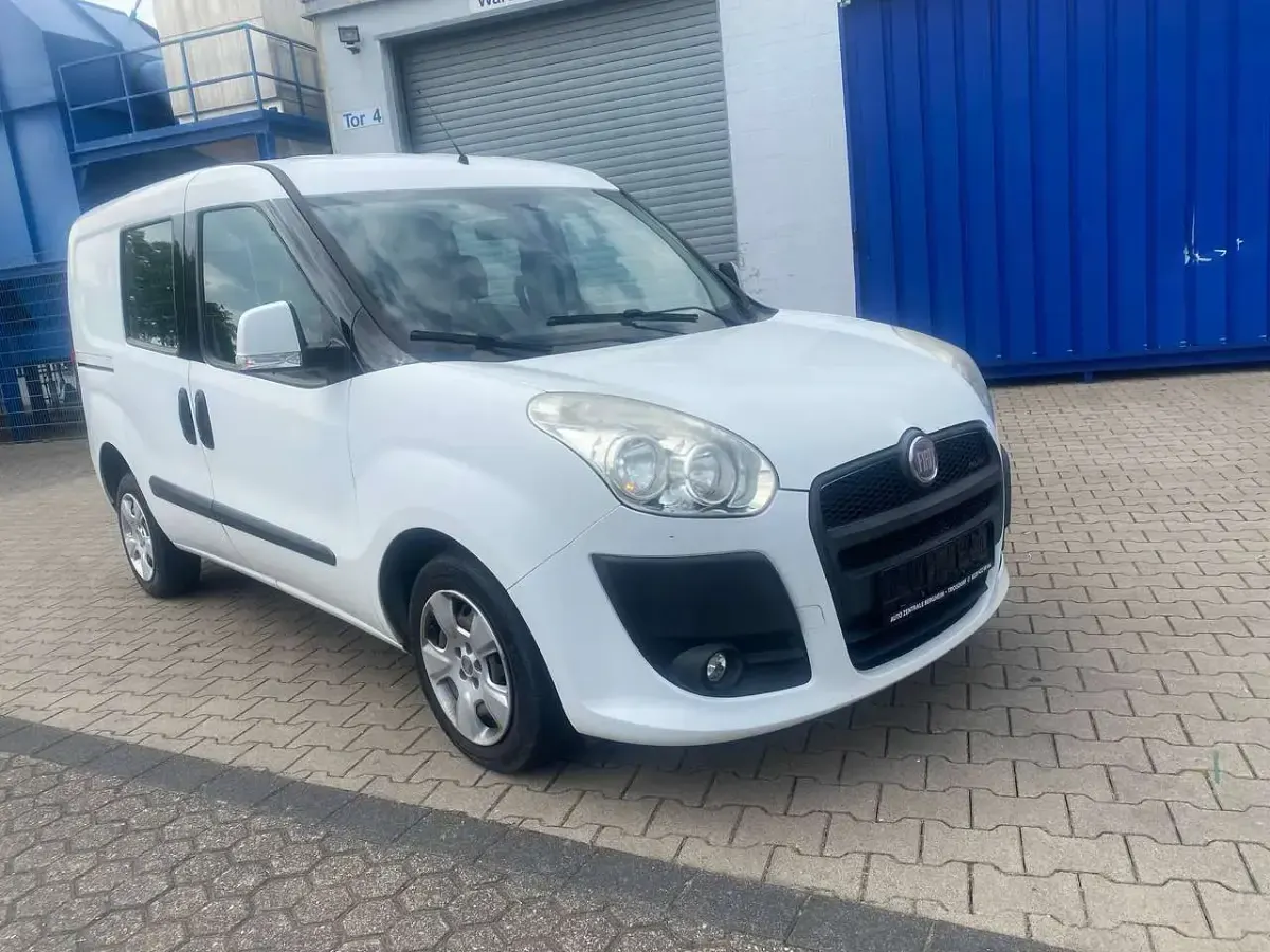 Gebraucht Fiat Doblò 90 PS (66 kW) 2010 Weiss Van / Kleinbus