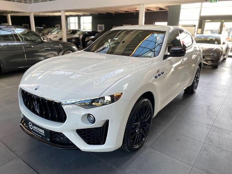 Weiß Gebraucht 2022 Maserati Levante GT SUV | 69.900 € (Teuer) - Bild 1/4