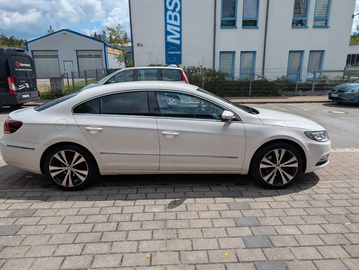 Gebraucht VW CC Comfortline 160 PS (117 kW) 2012 Weiß Limousine