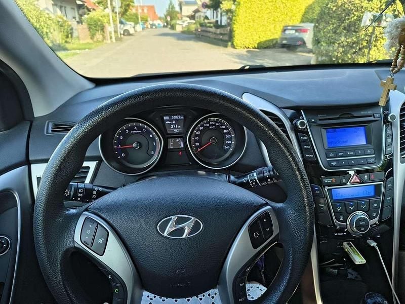 Schwarz Gebraucht 2017 Hyundai i30 Kombi | 9.750 € (Superpreis) - Bild 1/4