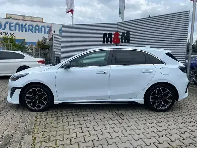 Gebraucht Kia Ceed GT GT-Line 136 PS (100 kW) 2022 Weiß Limousine