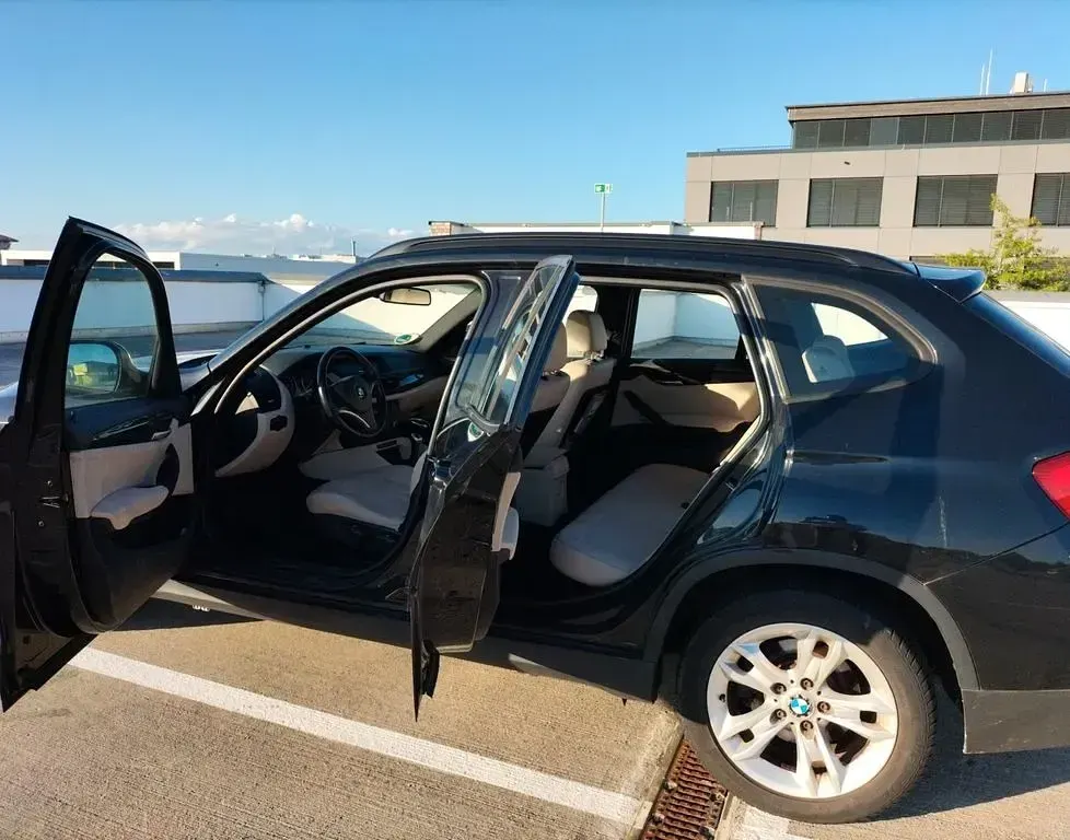 Gebraucht BMW X1 Sport Line 177 PS (130 kW) 2010 Schwarz SUV