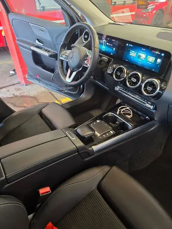 Gebraucht Mercedes GLA250 Progressive 218 PS (160 kW) 2021 Schwarz SUV
