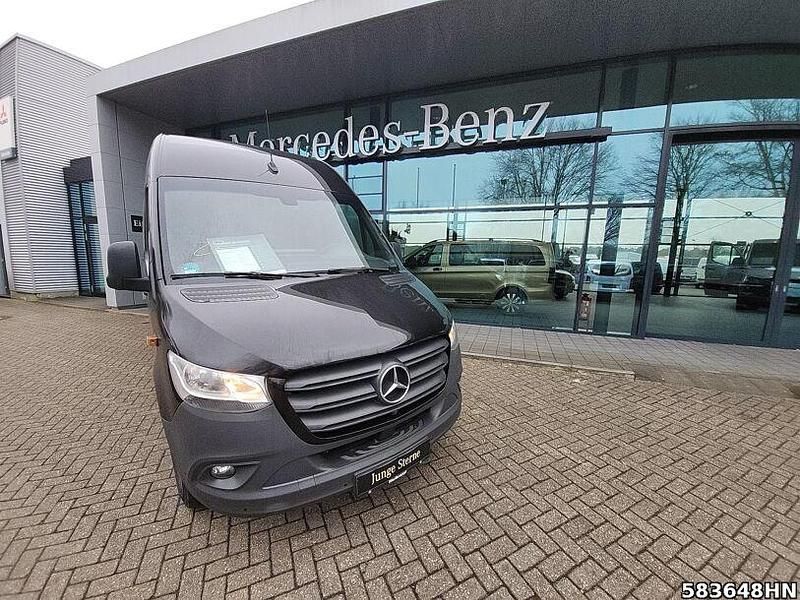 Gebraucht Mercedes Sprinter 170 PS (125 kW) 2023 Obsidianschwarz metallic Van