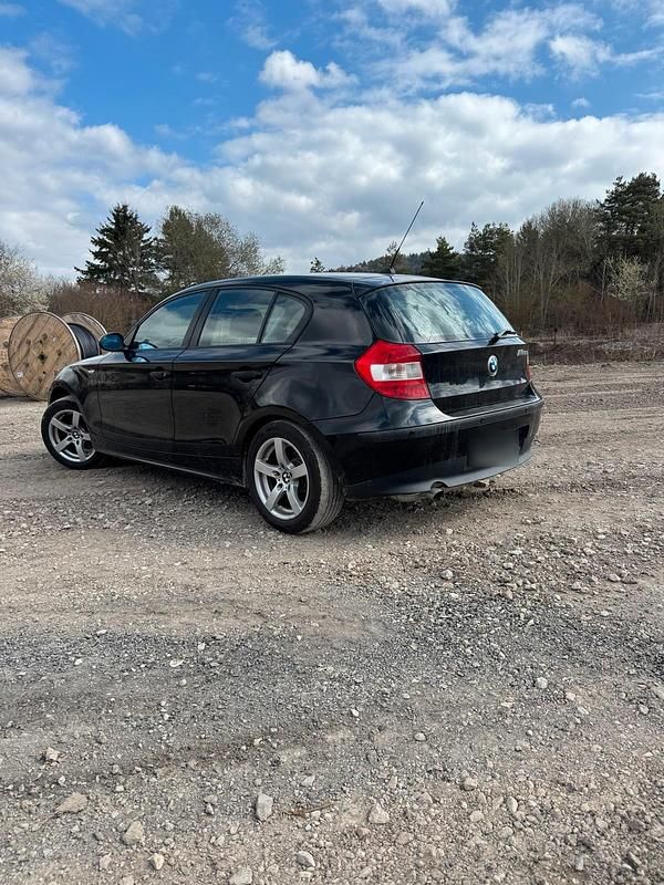 Gebraucht BMW 116 115 PS (84 kW) 2006 Schwarz Kleinwagen