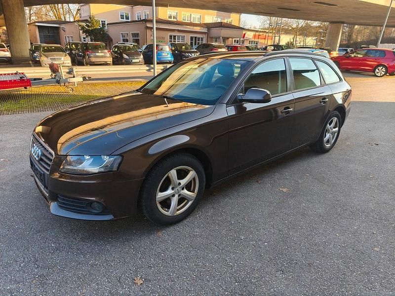 Gebraucht Audi A4 Attraction 143 PS (105 kW) 2011 Braun Kombi