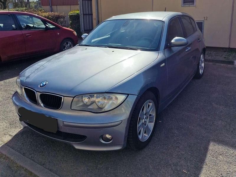 Blau Gebraucht 2006 BMW 120 Kleinwagen | 5.500 € (Teuer) - Bild 1/4