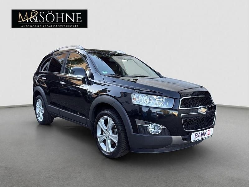 Schwarz Gebraucht 2012 Chevrolet Captiva LTZ SUV | 11.980 € (Etwas zu teuer) - Bild 1/4