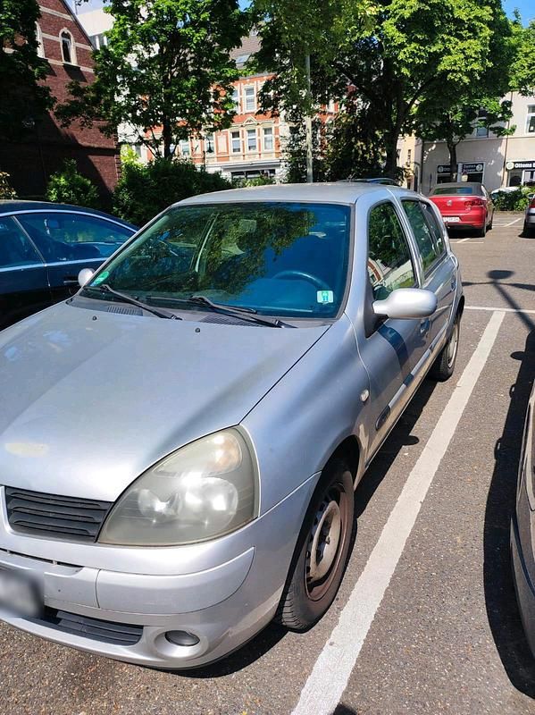 Gebraucht Renault Clio II 75 PS (55 kW) 2005 Silber Kleinwagen