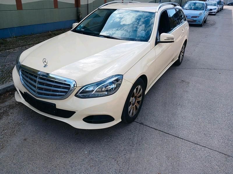 Gebraucht Mercedes E200 136 PS (100 kW) 2015 Beige Kombi
