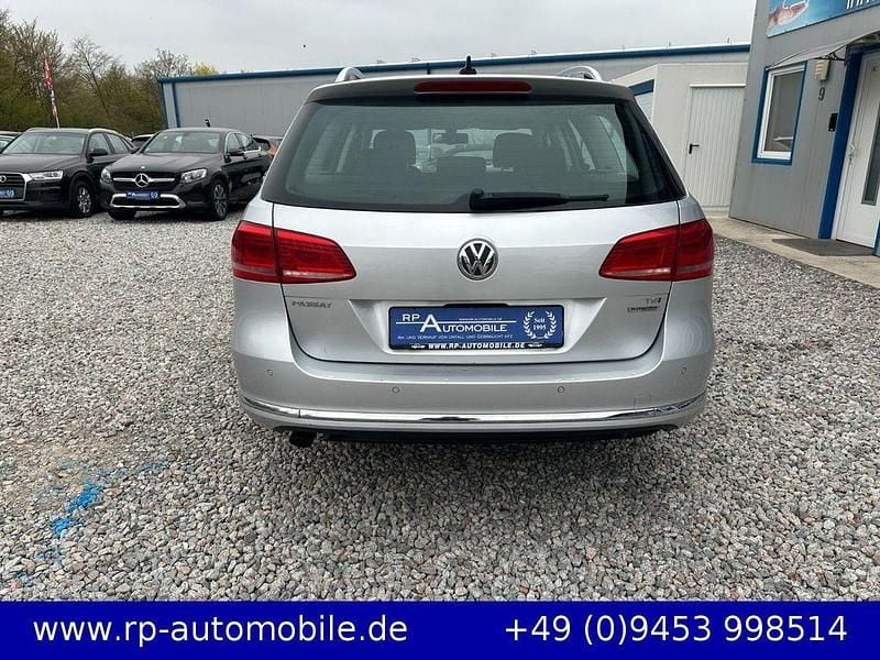 Gebraucht VW Passat Comfortline 122 PS (89 kW) 2011 Reflexsilber metallic Kombi