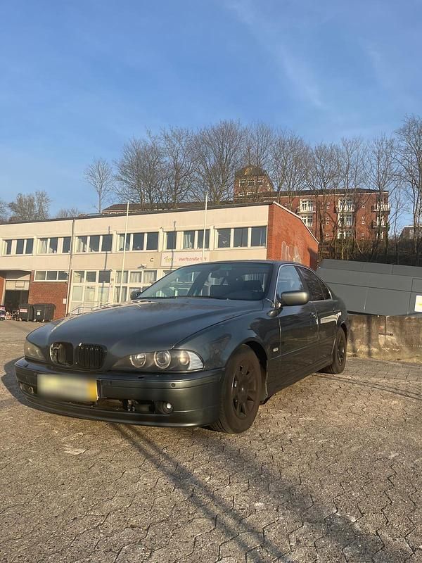 Gebraucht BMW 525 163 PS (119 kW) 2003 Grau Limousine