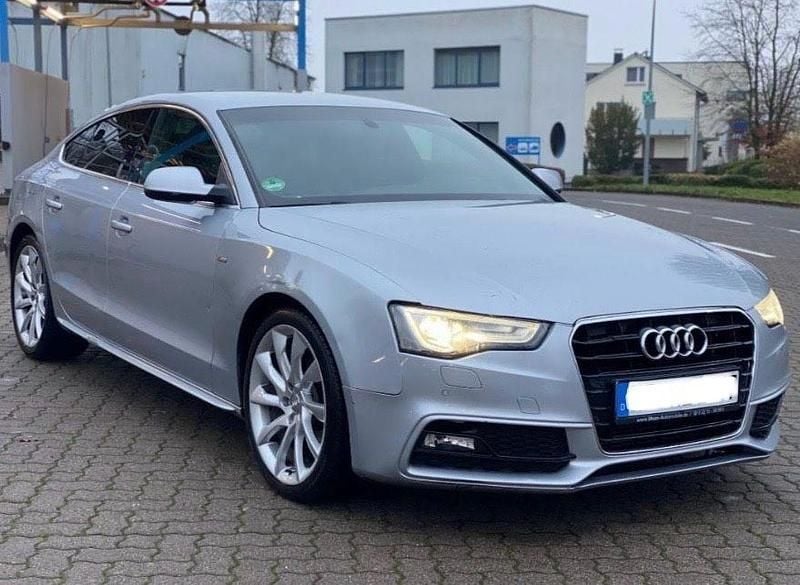 Silber Gebraucht 2015 Audi A5 Sportback S-Line Kleinwagen | 11.790 € (Superpreis) - Bild 1/4