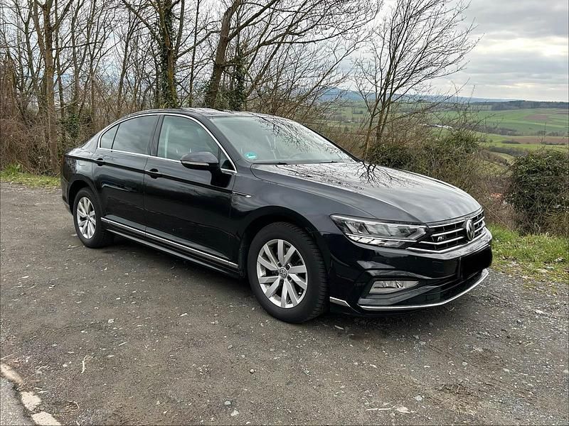 Gebraucht VW Passat R-line 150 PS (110 kW) 2019 Schwarz Limousine