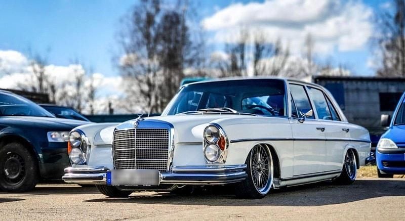 Weiß Gebraucht 1972 Mercedes W108 Limousine | 21.990 € - Bild 1/4