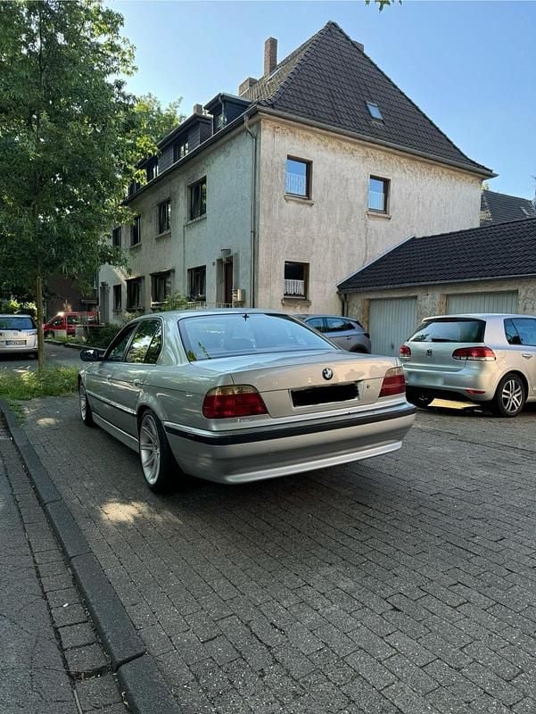 Gebraucht BMW 740 286 PS (210 kW) 1995 Silber Limousine