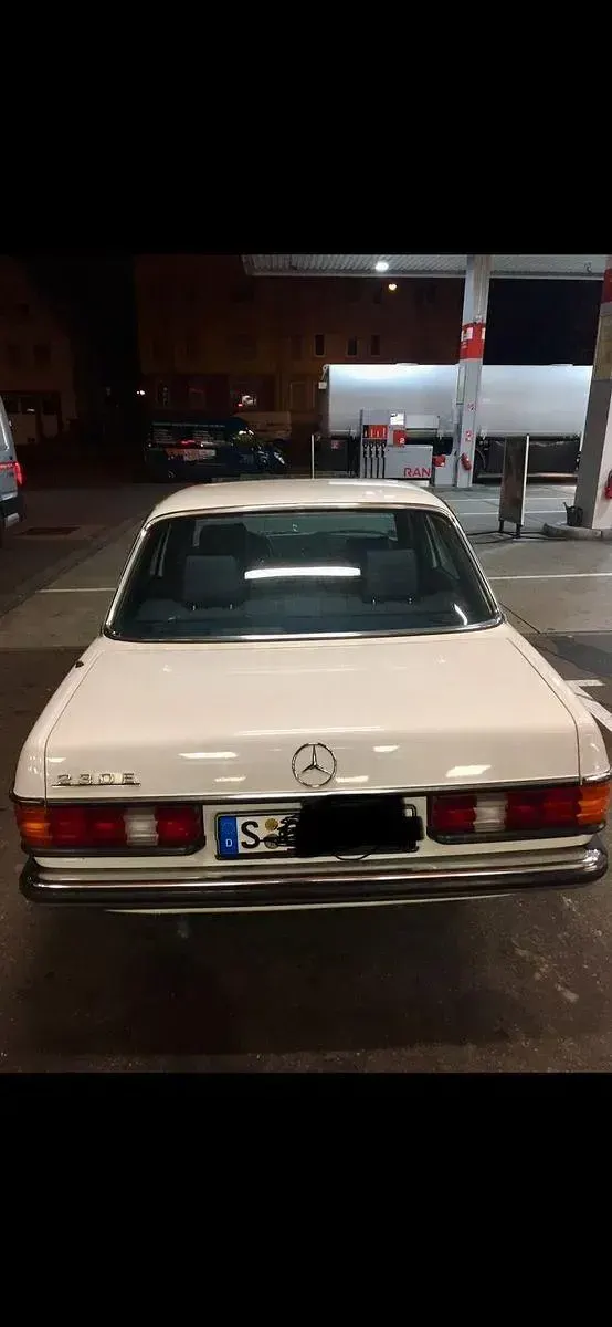 Gebraucht Mercedes 230 131 PS (96 kW) 1984 Weiß Limousine