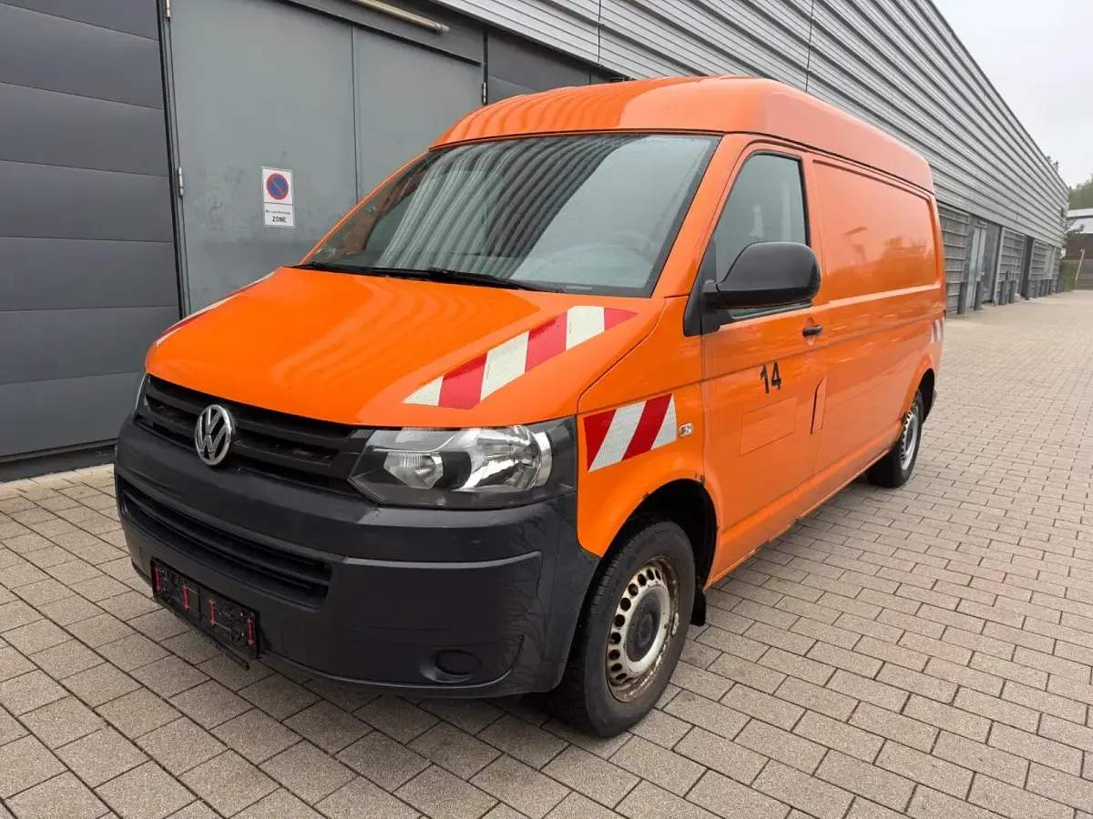 Gebraucht VW Transporter 140 PS (102 kW) 2013 Orange Van