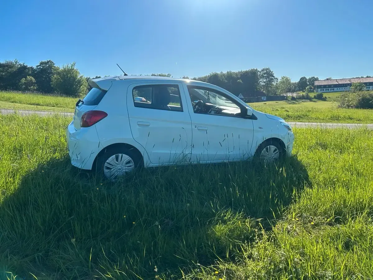 Gebraucht Mitsubishi Space Star 69 PS (50 kW) 2020 Weiß Kleinwagen