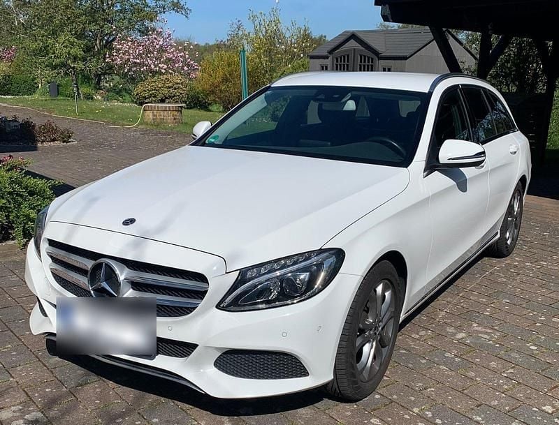 Weiß Gebraucht 2017 Mercedes C180 Avantgarde Kombi | 19.400 € (Fairer Preis) - Bild 1/4