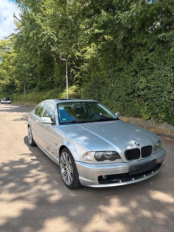 Silber Gebraucht 2002 BMW 320 Coupé | 8.250 € (Teuer) - Bild 1/4
