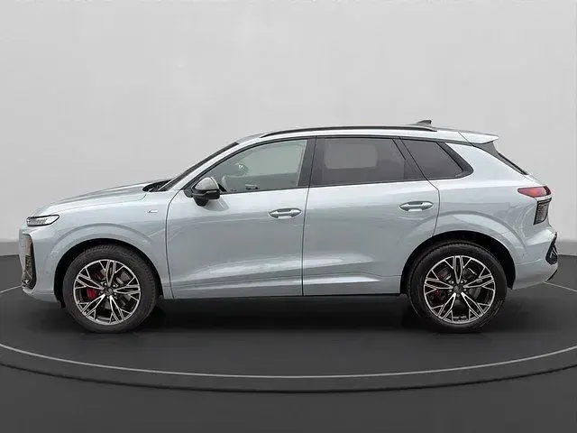 Gebraucht Audi Q3 Sport 265 PS (194 kW) 2025 Grau SUV