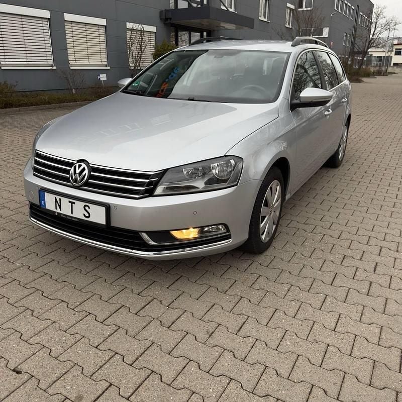 Gebraucht VW Passat 105 PS (77 kW) 2013 Silber Kombi