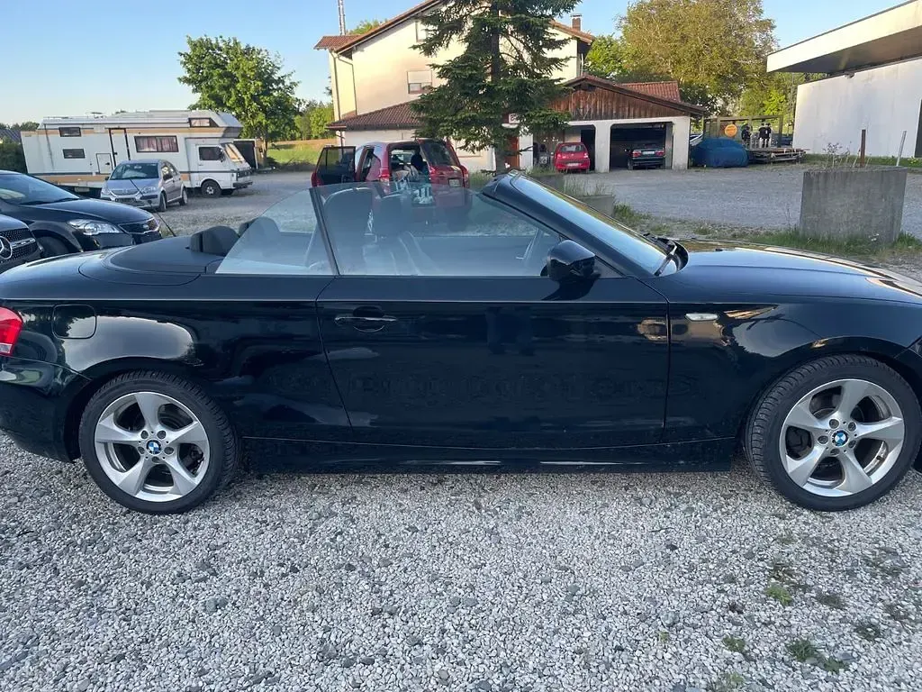 Gebraucht BMW 118 Cabriolet Performance 143 PS (105 kW) 2011 Schwarz Cabrio